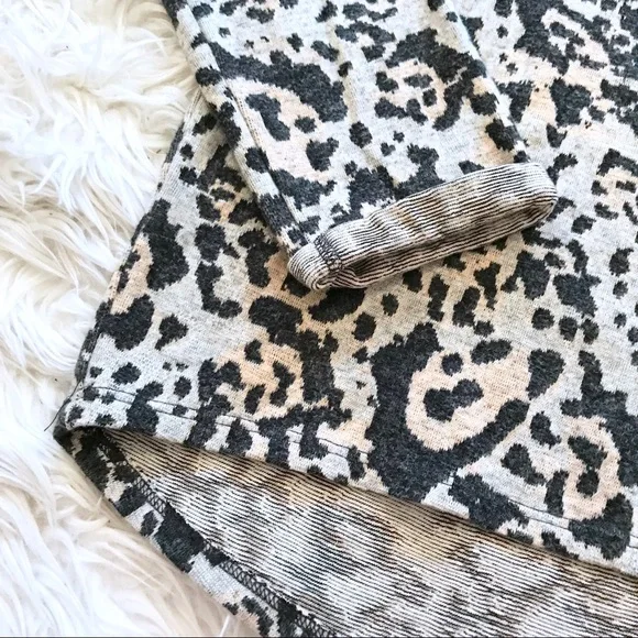 NWOT Topshop Brushed Leopard Print Sweater - Picture 4 of 6